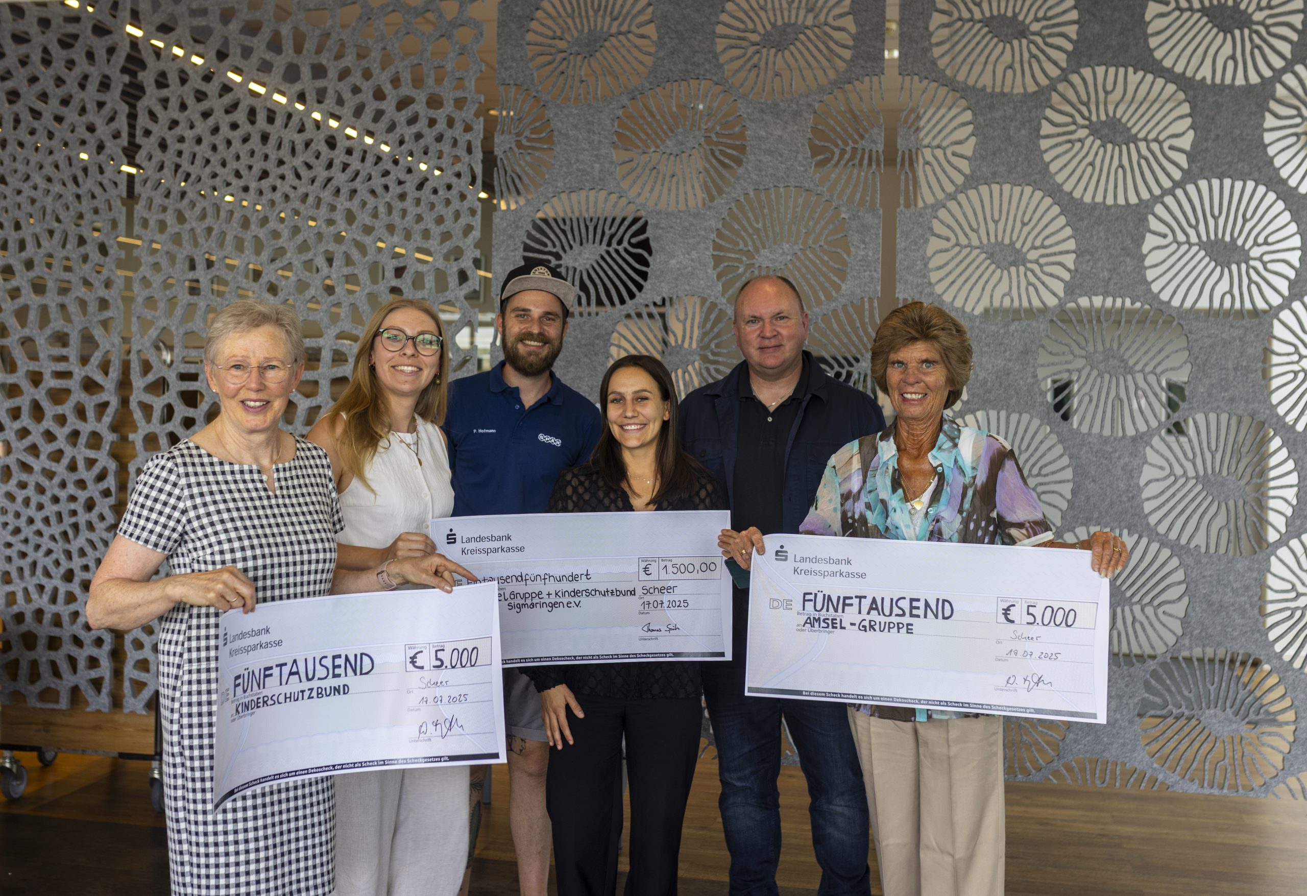 Scheckübergabe nach dem RUN 2025